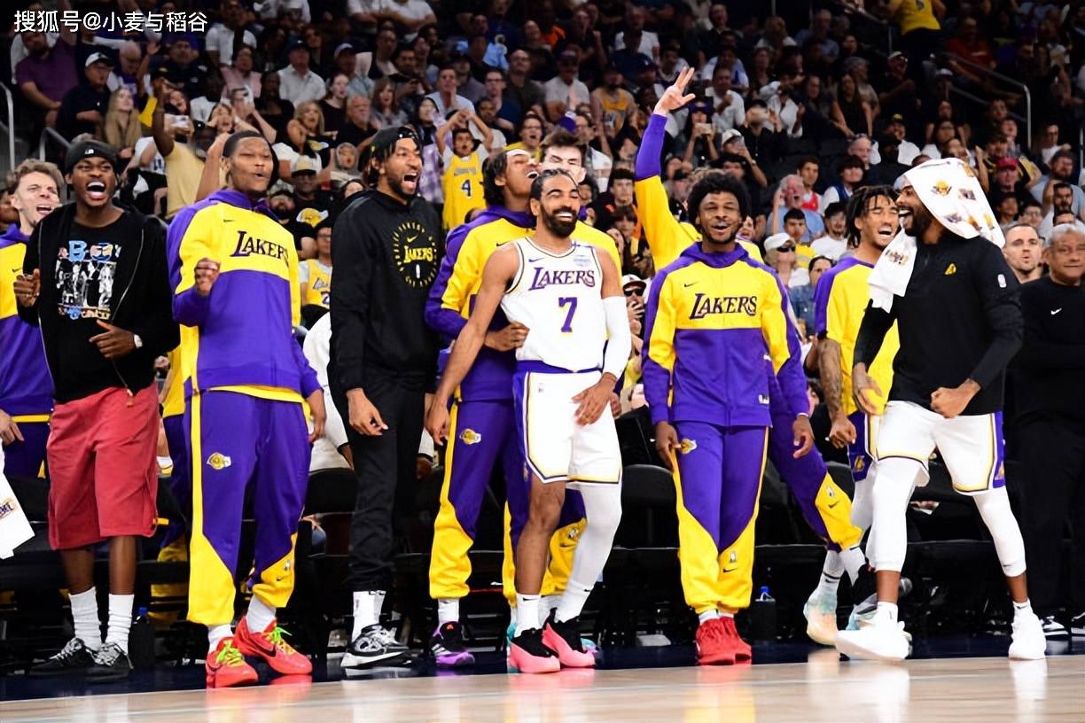 TA：桑切斯最近在逐渐进步，他已成为英超最可靠的门将之一（TA：桑切斯状态稳步上扬，现已跻身英超最可靠门将之列）