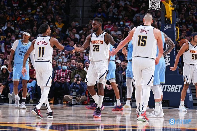 吉拉西多特生涯欧冠已打入15球，队史仅次于罗伊斯和莱万（吉拉西多特欧冠生涯斩获15球，队史射手榜仅逊罗伊斯与莱万）