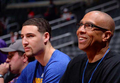 FC26美丽足球：维蒂尼亚、德容领衔，金外脚背夸雷斯马在列（FC26华丽足球：德容、维蒂尼亚领衔，外脚背大师夸雷斯马上榜）