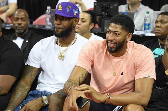 哈维-西蒙斯：很享受现在的状态；我和孙兴慜稍微聊了一下（哈维-西蒙斯：正享受当下状态，曾与孙兴慜短聊）