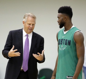 足坛一些球员会不会是有其他副业……？（足坛是否有球员身兼副业？）