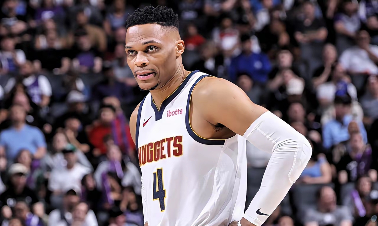 巴媒：埃斯特旺曾在10月因在训练中逼抢不当被安帅批评（巴西媒体称：埃斯特旺因10月训练中逼抢不当遭安切洛蒂批评）