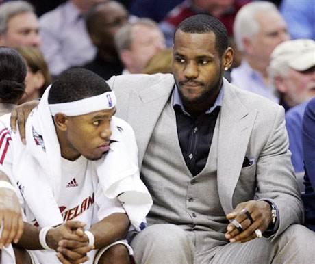 博主：河南队今天下午飞往上海，随后将与海港热身（博主：河南队今日下午启程赴沪，将与上海海港进行热身赛）